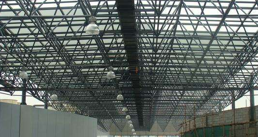 南开听网架公司的名目师阐述其网架的季节个性